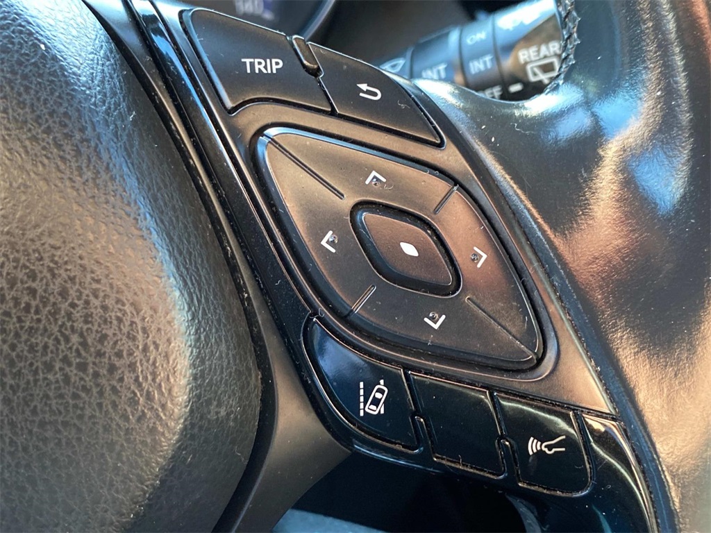 2019 Silver Toyota C-HR XLE FWD SUV