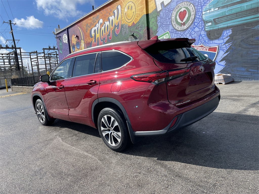 Used 2021 Toyota Highlander SUV