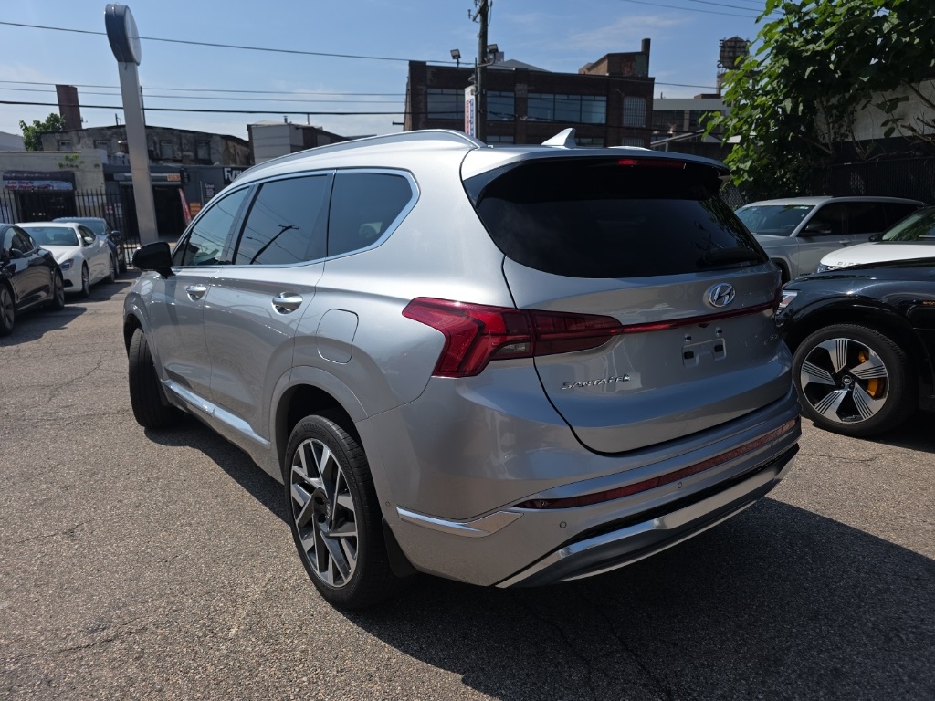 used 2022 Hyundai Santa Fe car, priced at $22,895