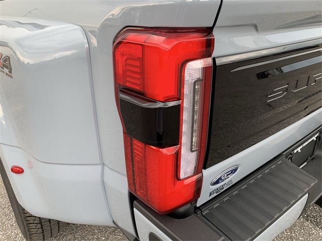 2025 Glacier Gray Metallic TriCoat Ford Super Duty F-350 DRW Platinum 4X4 Truck