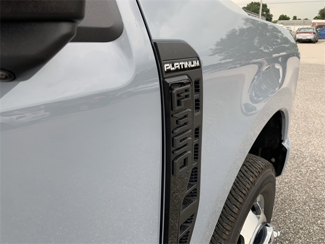 2025 Glacier Gray Metallic TriCoat Ford Super Duty F-350 DRW Platinum 4X4 Truck