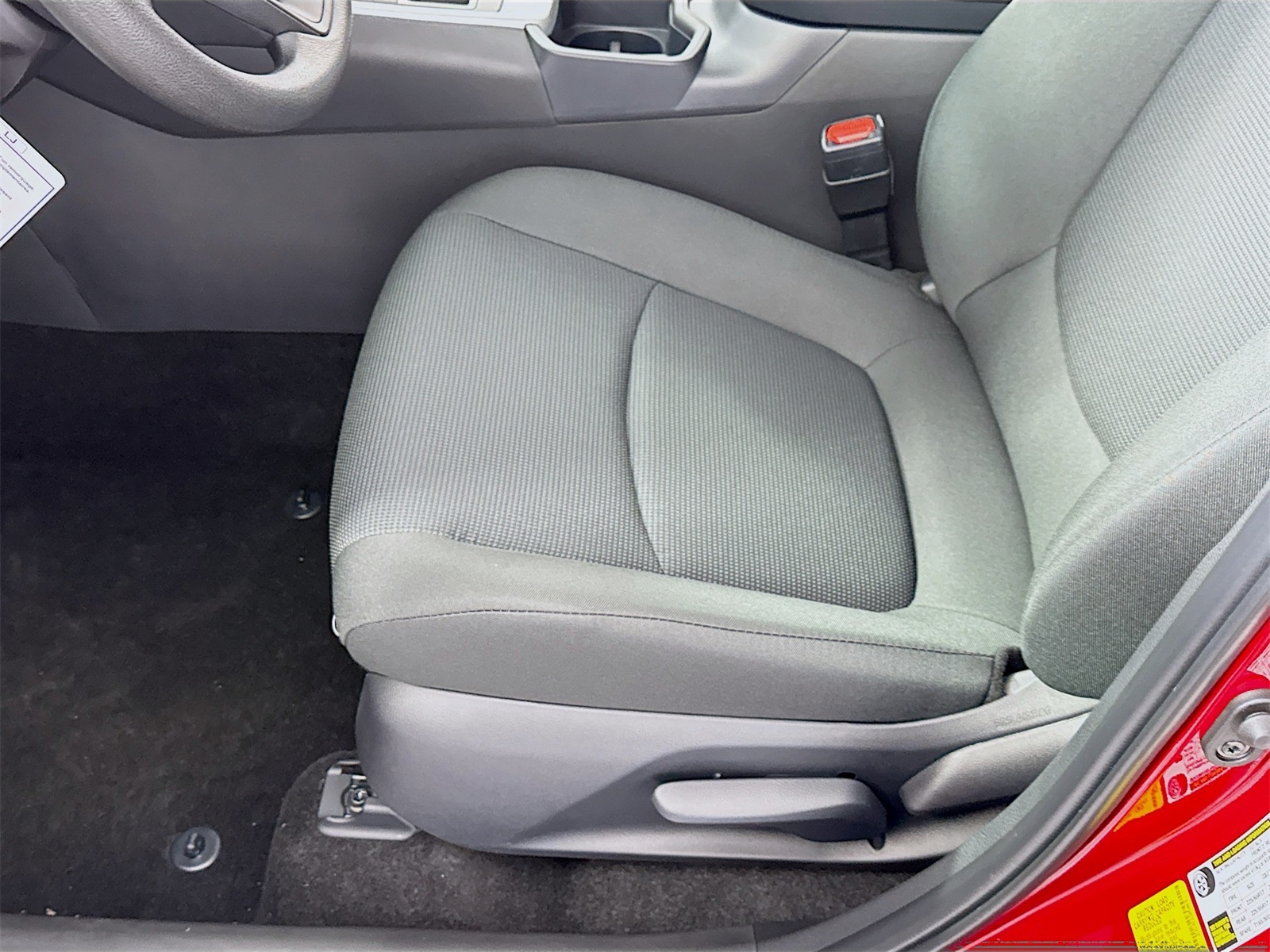 2025 Toyota RAV4 LE photo 15