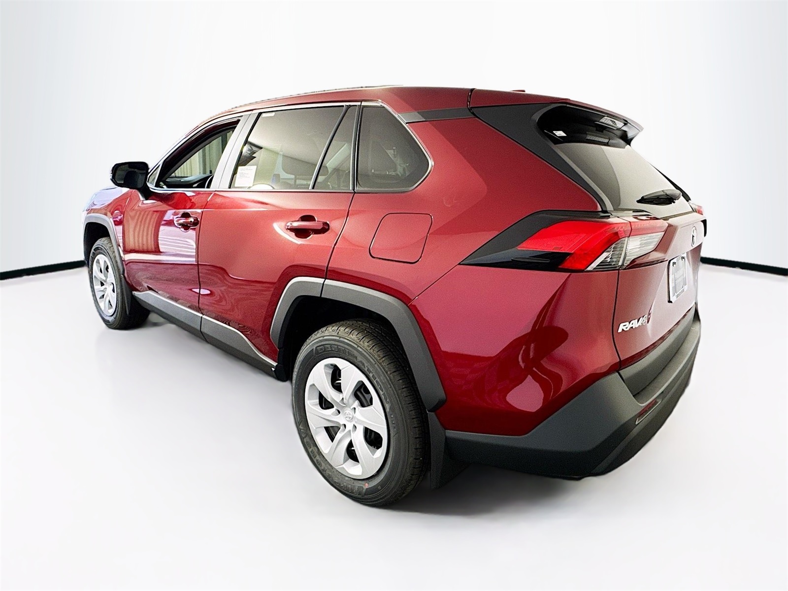 2025 Toyota RAV4 LE photo 4