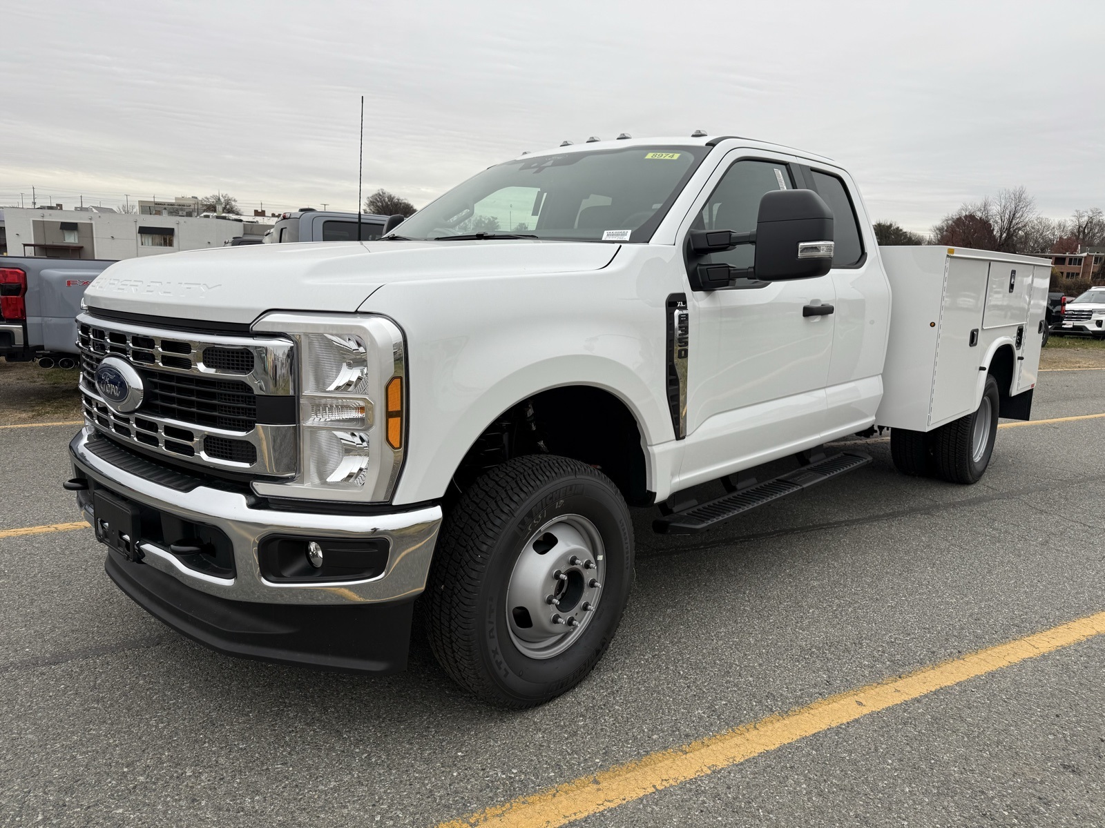 2025 Ford F-350 Super Duty Chassis Cab XL's photo