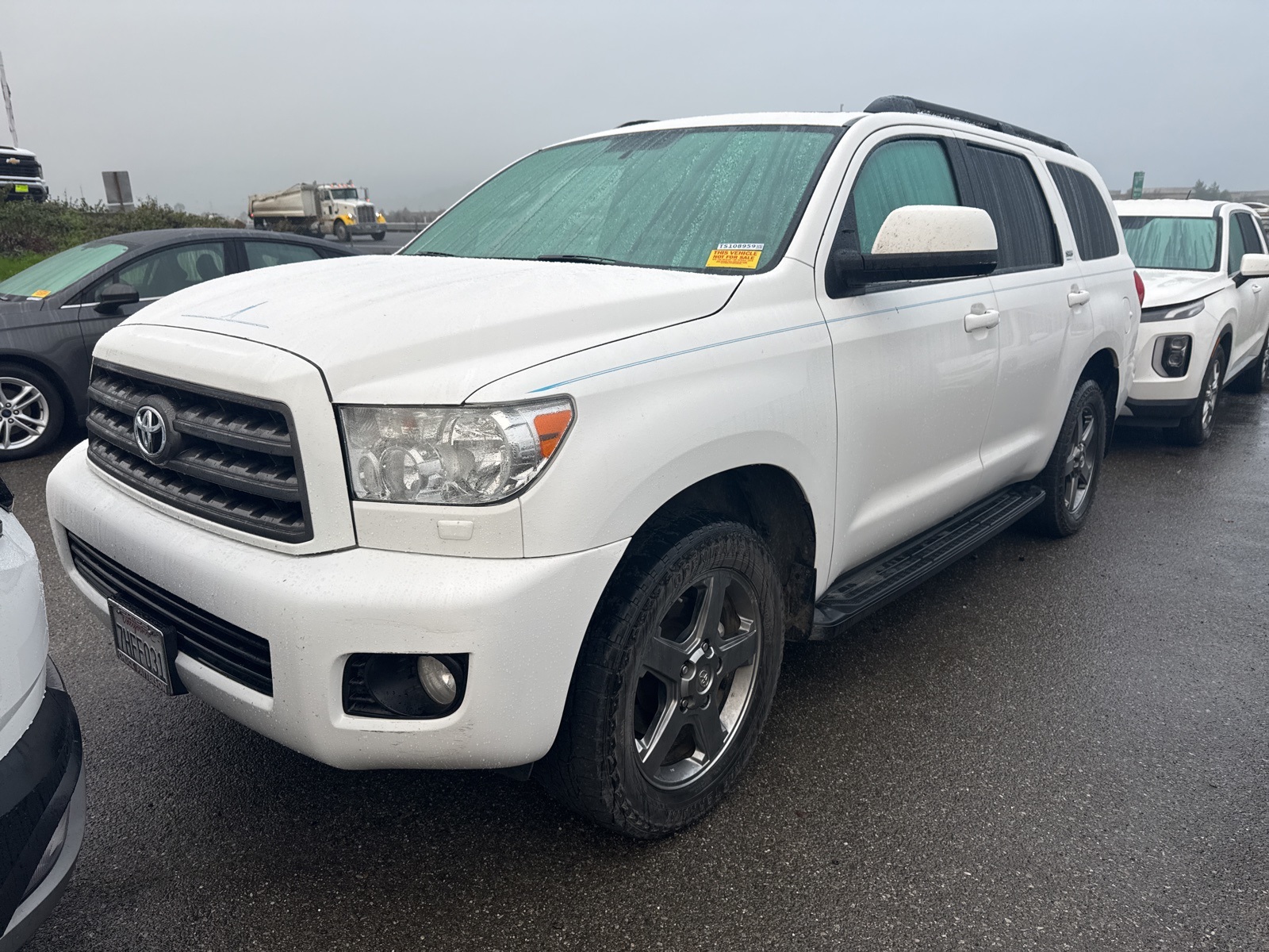2014 Toyota Sequoia SR5's photo
