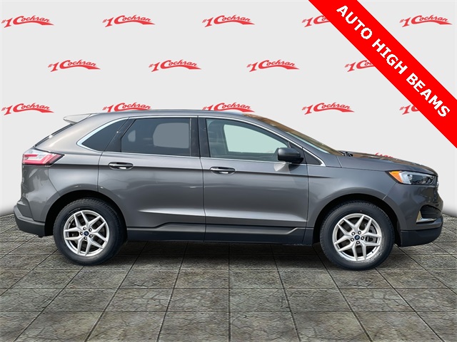 2022 Ford Edge SEL photo 2