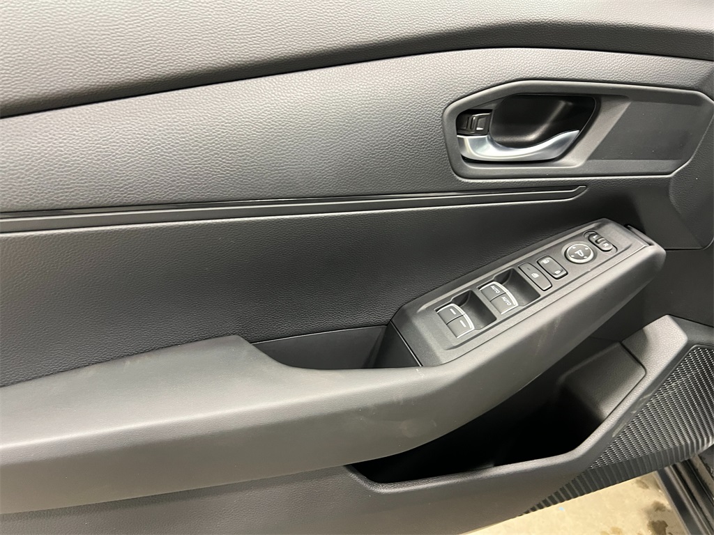 2025 Honda Accord LX Sedan 4 Dr. FWD 14