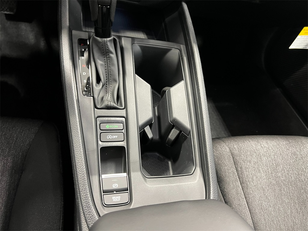 2025 Honda Accord LX Sedan 4 Dr. FWD 18