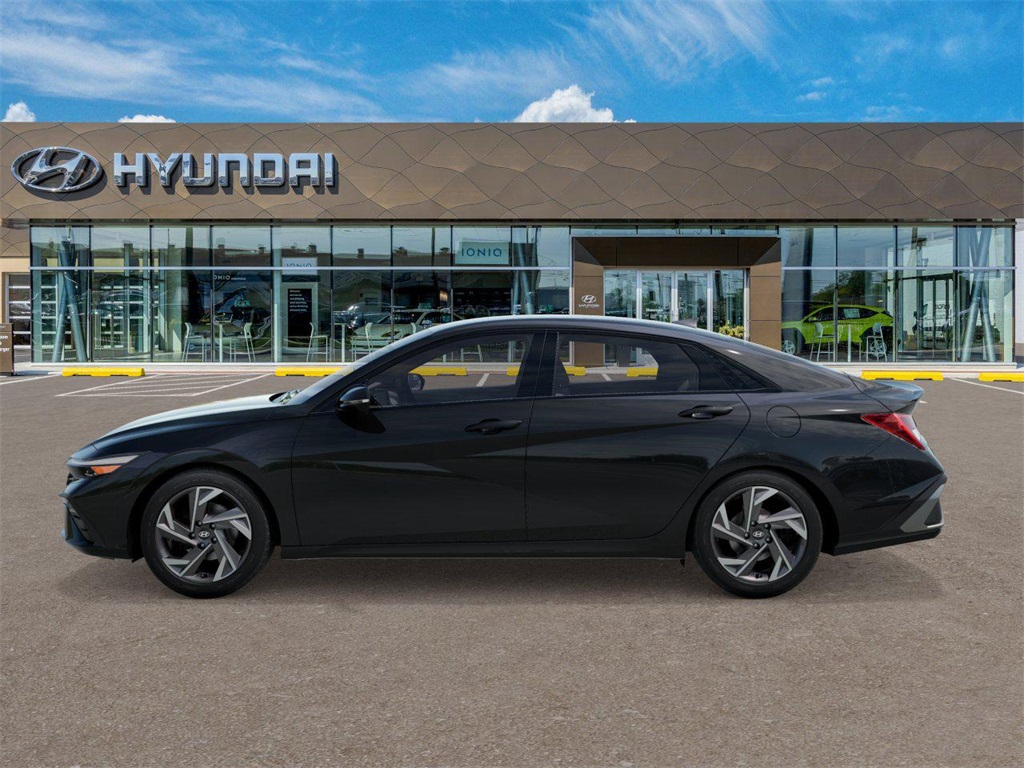 2025 Hyundai Elantra SEL Sport photo 2