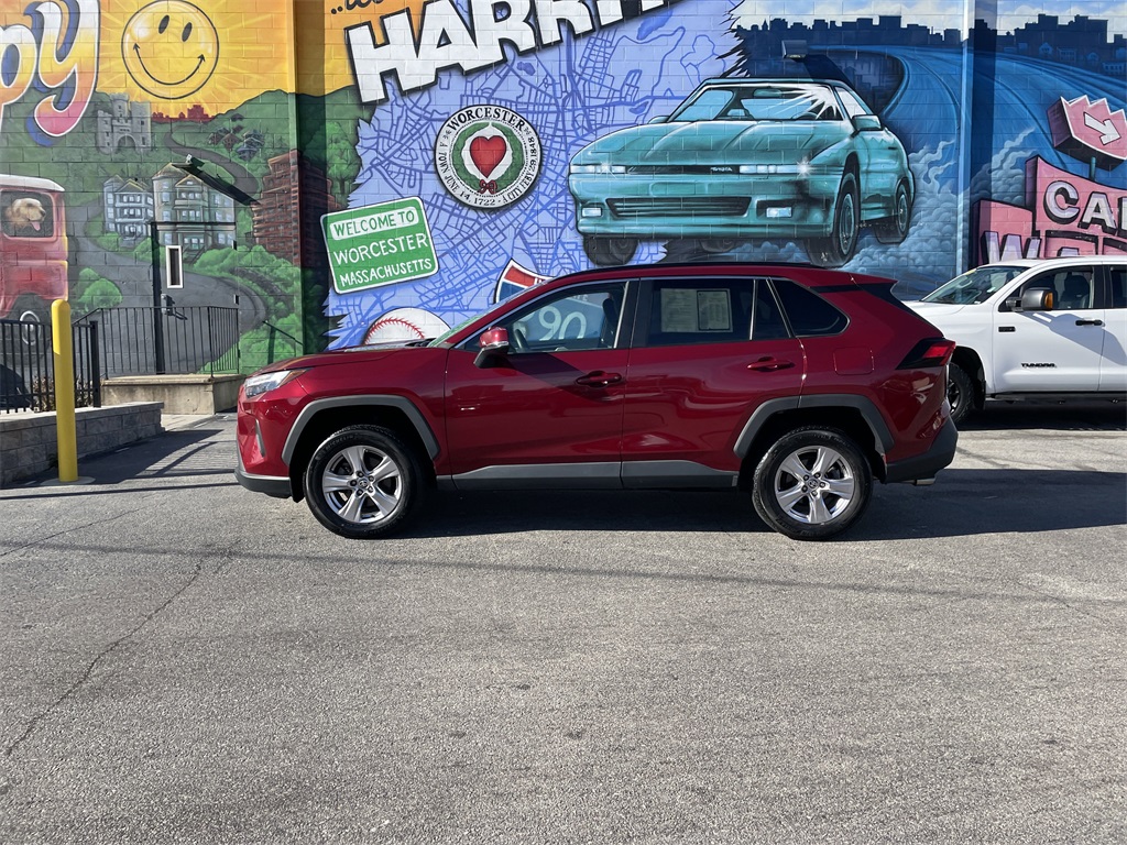 Used 2022 Toyota RAV4 XLE with VIN 2T3P1RFV9NW275534 for sale in Kansas City