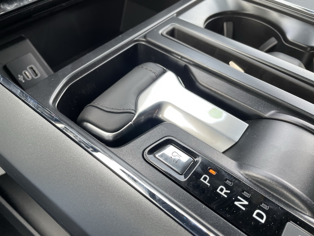 2025 Ford F-150 Lariat photo 17
