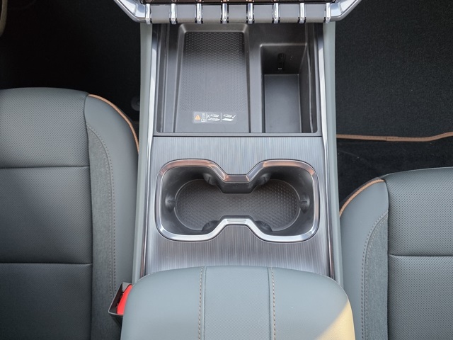 2026 GMC Acadia AWD AT4