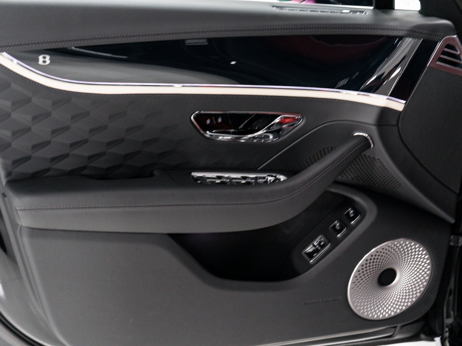 2025 Bentley Flying Spur Mulliner photo 10