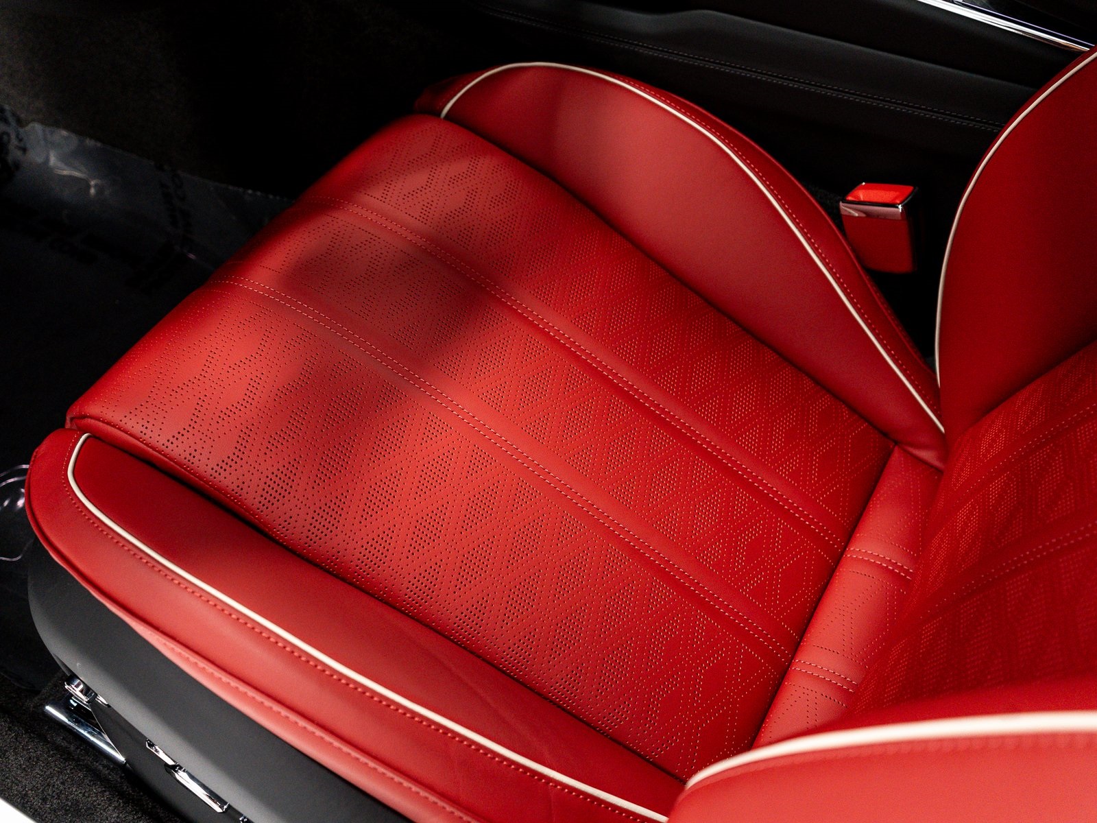 2025 Bentley Flying Spur Mulliner photo 17