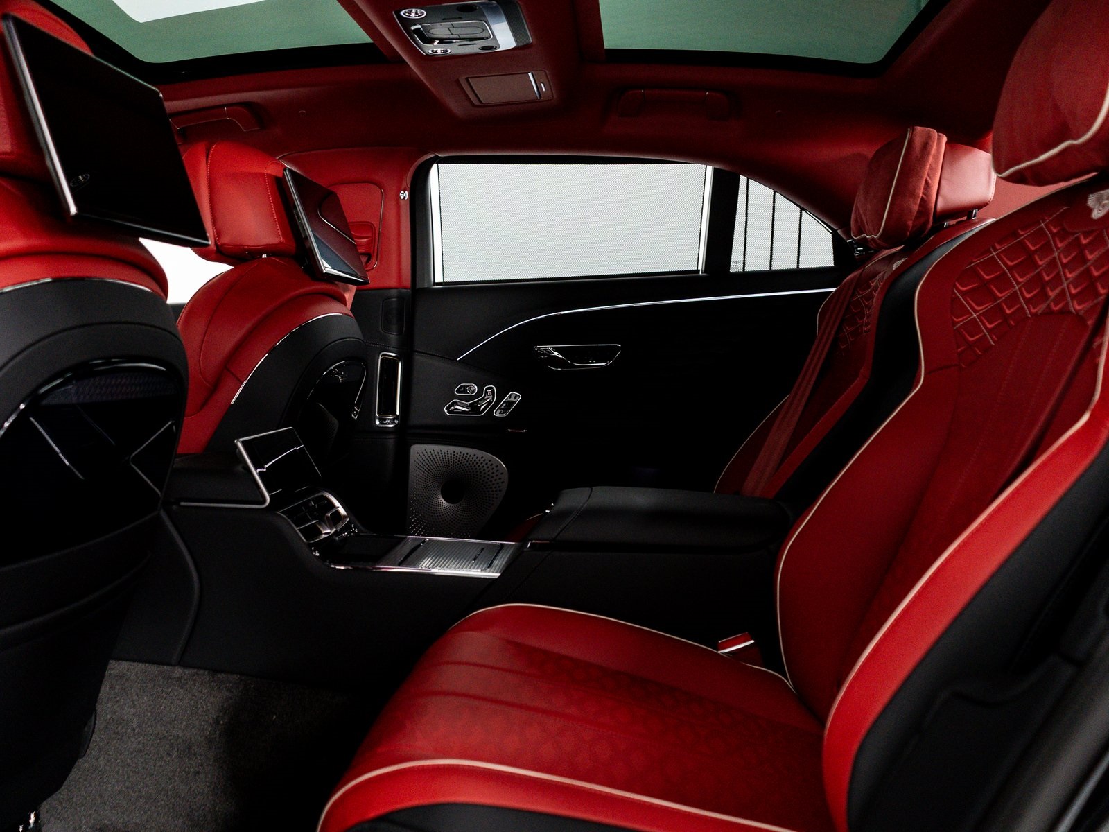 2025 Bentley Flying Spur Mulliner photo 22