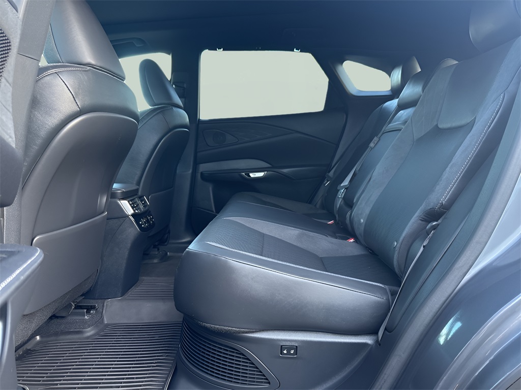 2023 Lexus RX 350h Luxury AWD photo 2