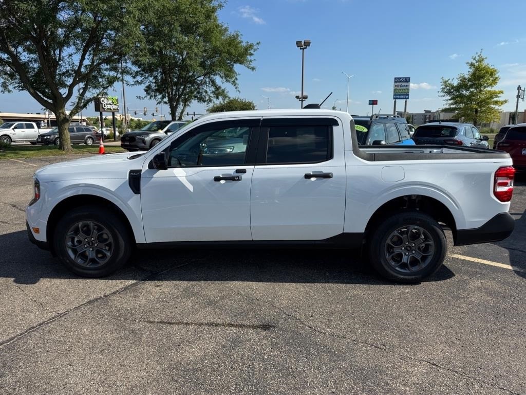 2025 Ford Maverick XLT photo 2