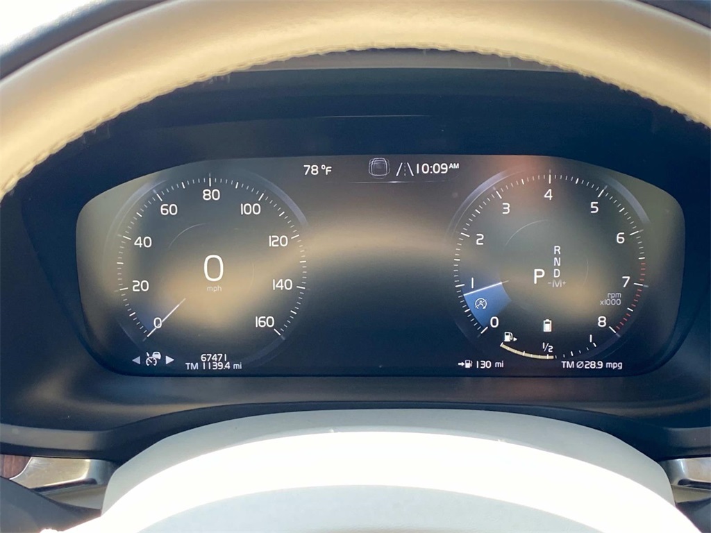 2022 Black Volvo S60 B5 Momentum FWD Sedan