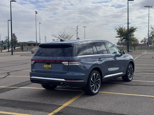 2025 Lincoln Aviator Reserve photo 3