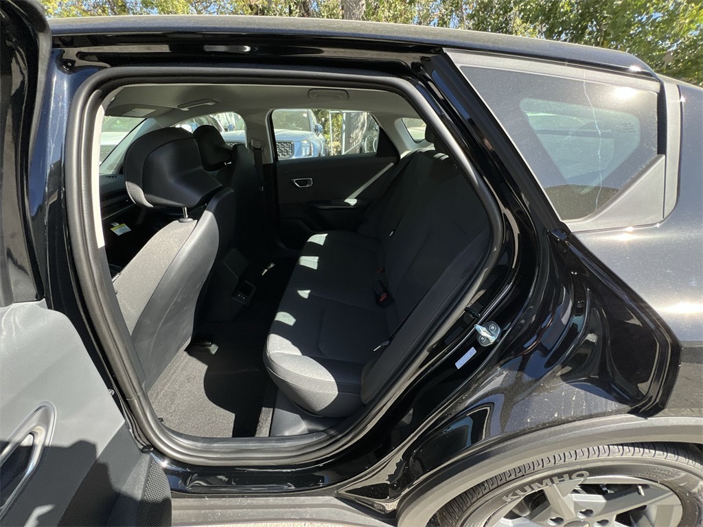 2025 Kia K4 LXS photo 27