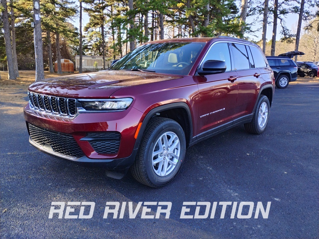 2025 Jeep Grand Cherokee Laredo's photo
