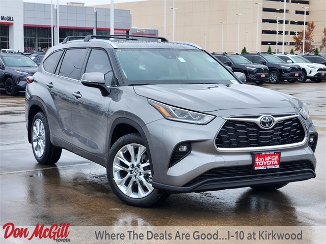 2026 Toyota Highlander Limited's photo