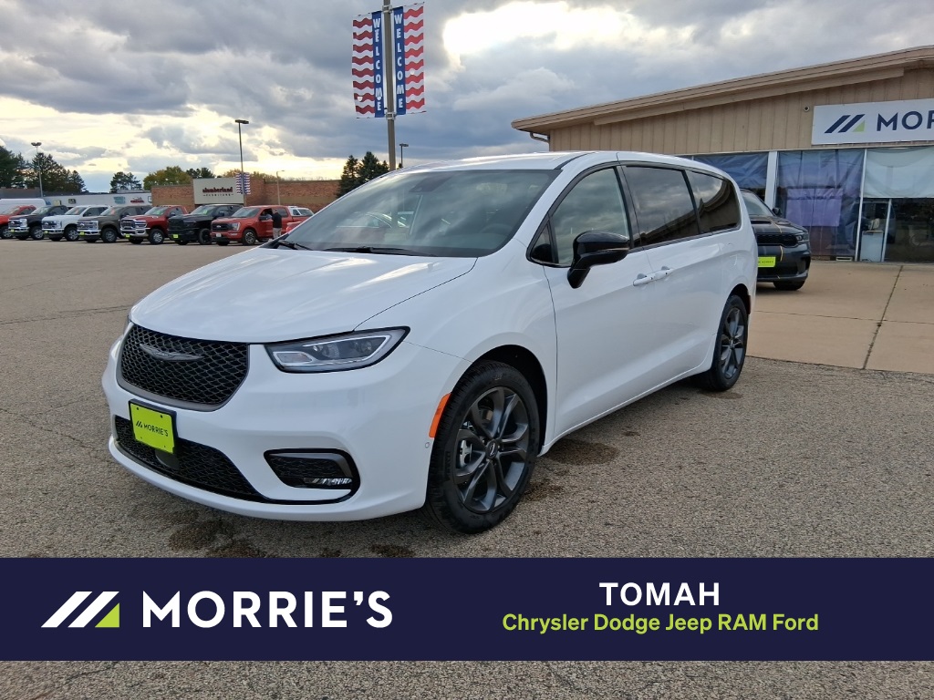 2026 Chrysler Pacifica Select's photo