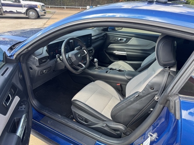 2024 Ford Mustang EcoBoost photo 4