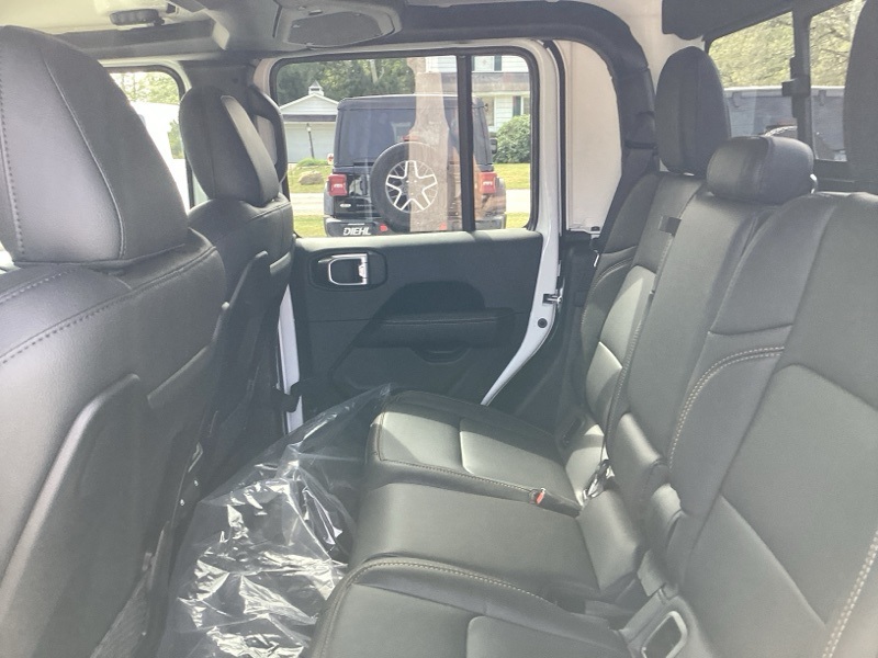 2025 Jeep Gladiator Willys photo 18