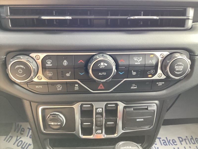 2025 Jeep Gladiator Willys photo 32