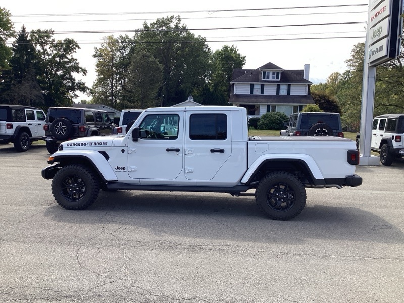 2025 Jeep Gladiator Willys photo 4