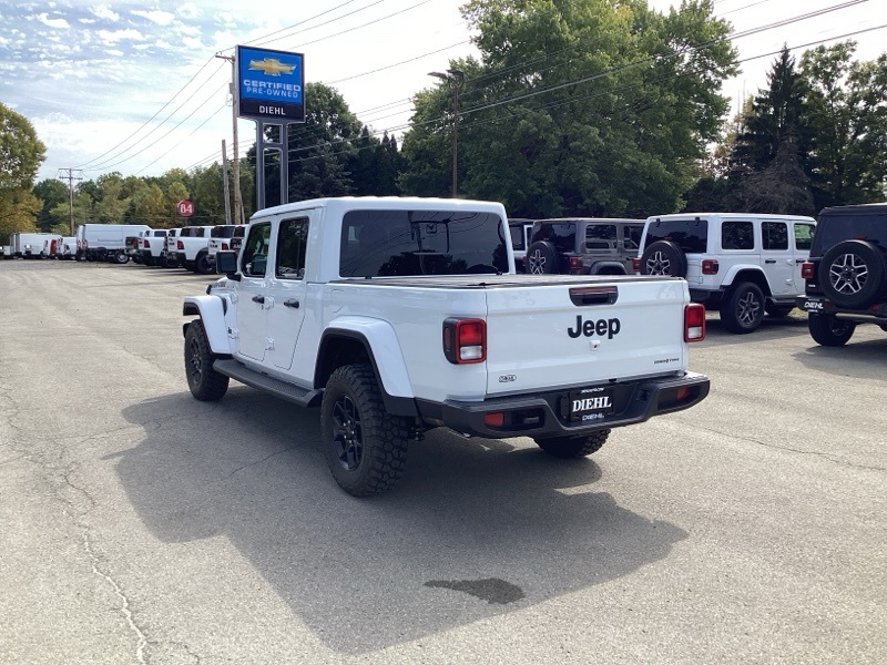 2025 Jeep Gladiator Willys photo 5