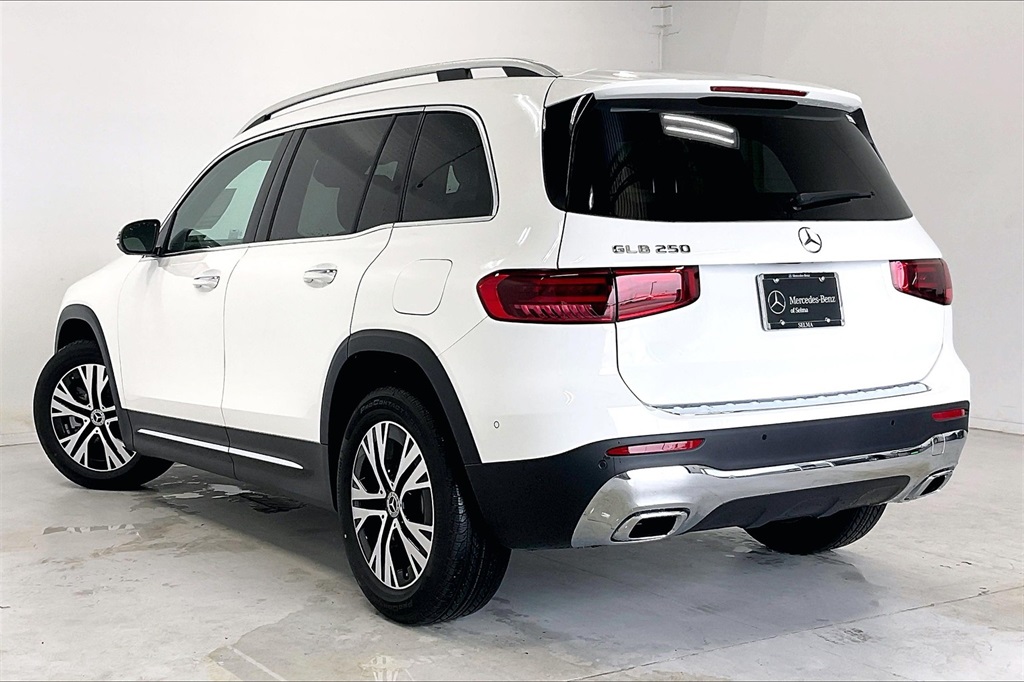 2025 Mercedes Benz GLB 250 photo 12