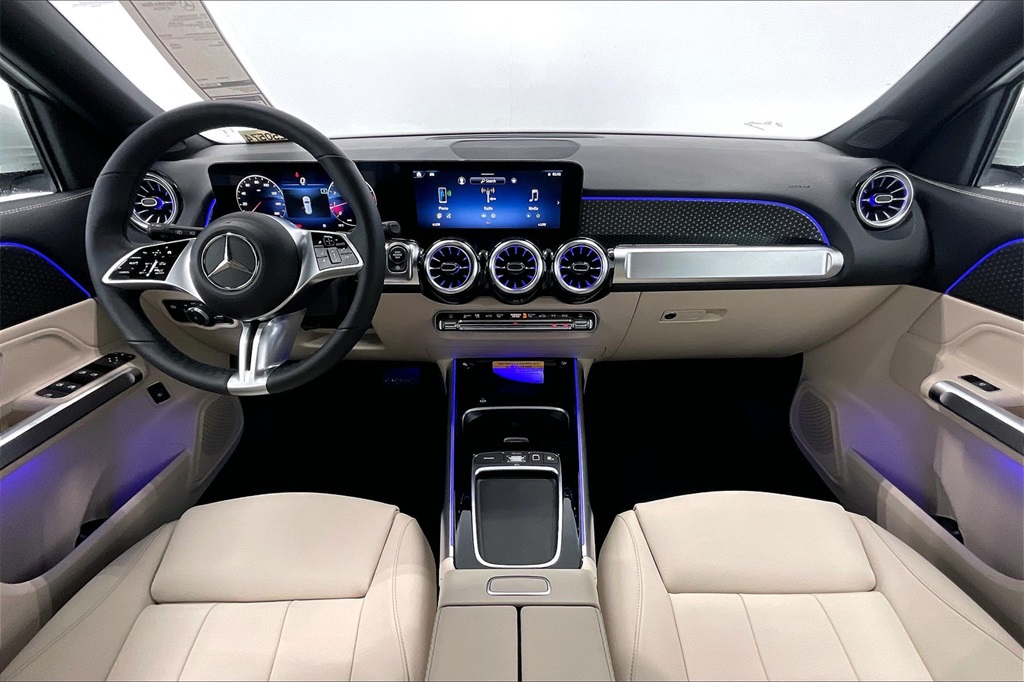 2025 Mercedes Benz GLB 250 photo 5