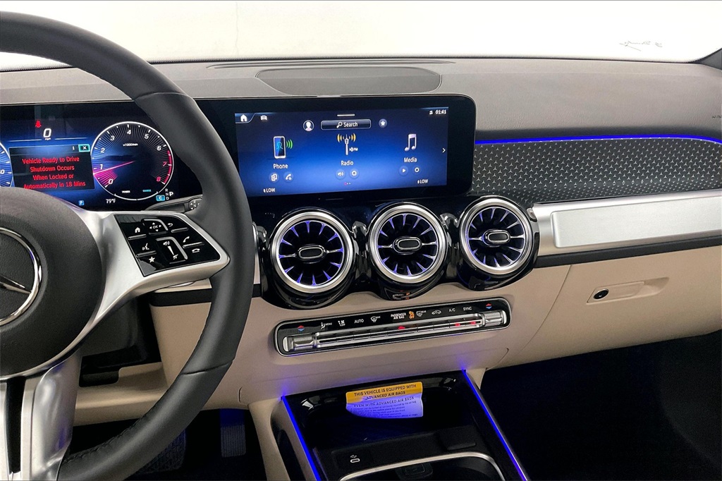 2025 Mercedes Benz GLB 250 photo 6