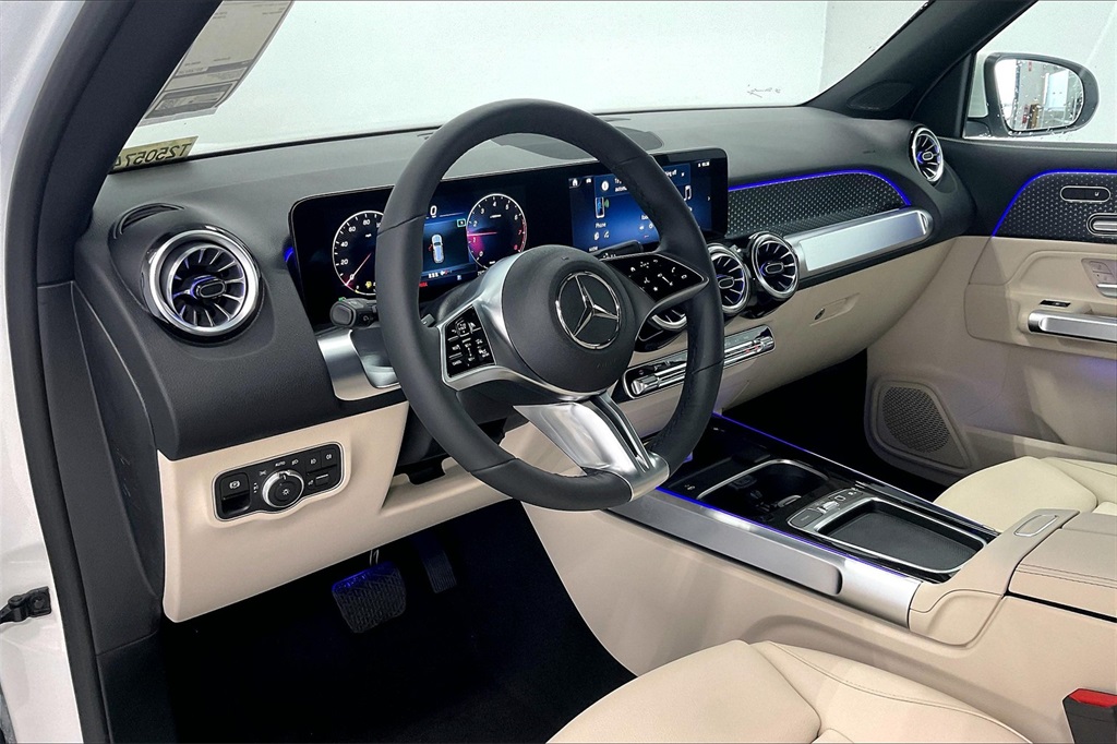 2025 Mercedes Benz GLB 250 photo 8