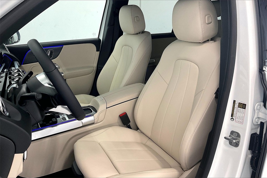 2025 Mercedes Benz GLB 250 photo 9