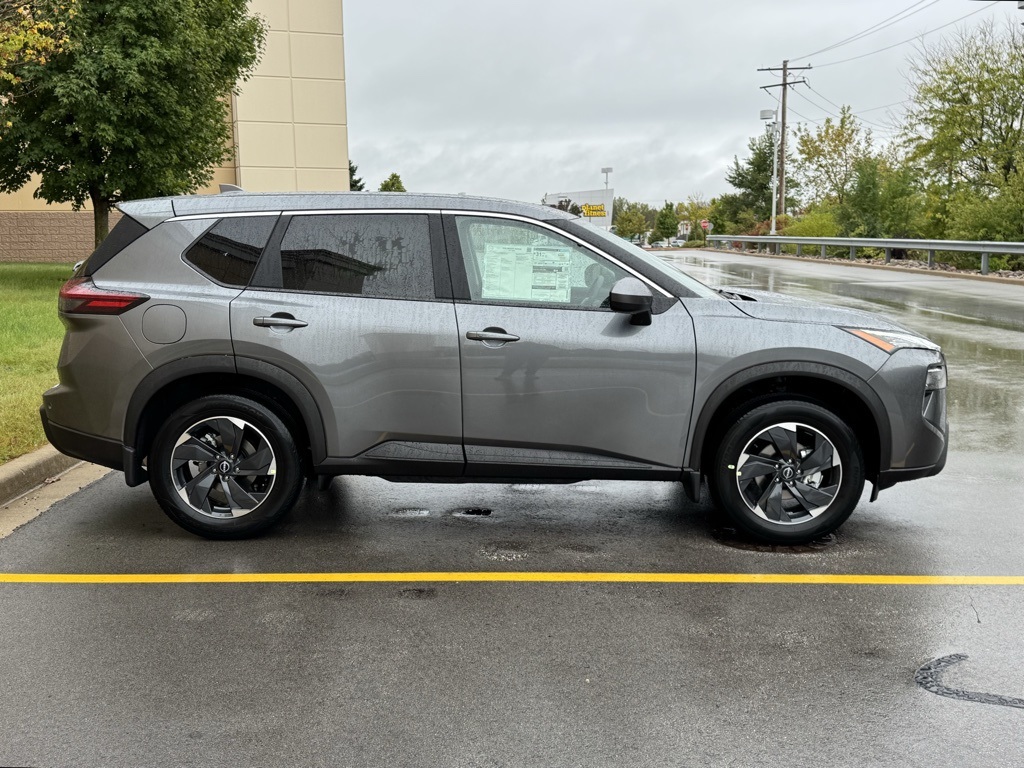 2026 Nissan Rogue SV photo 3
