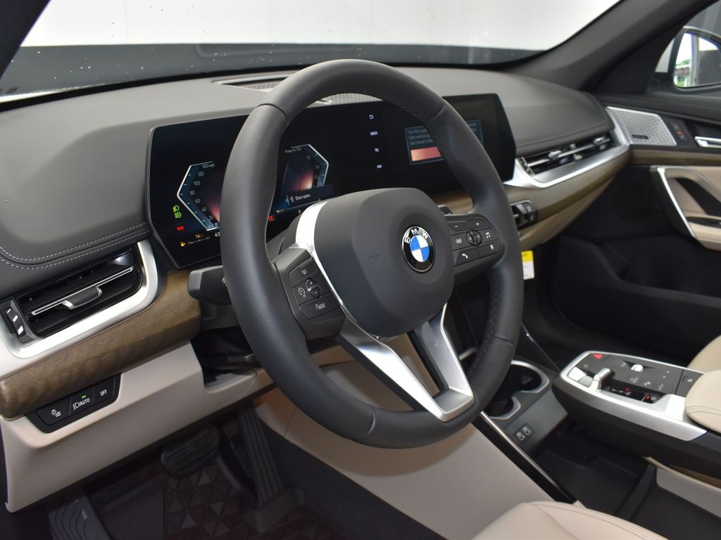 2025 Mineral White Metallic BMW X1 xDrive28i AWD SUV