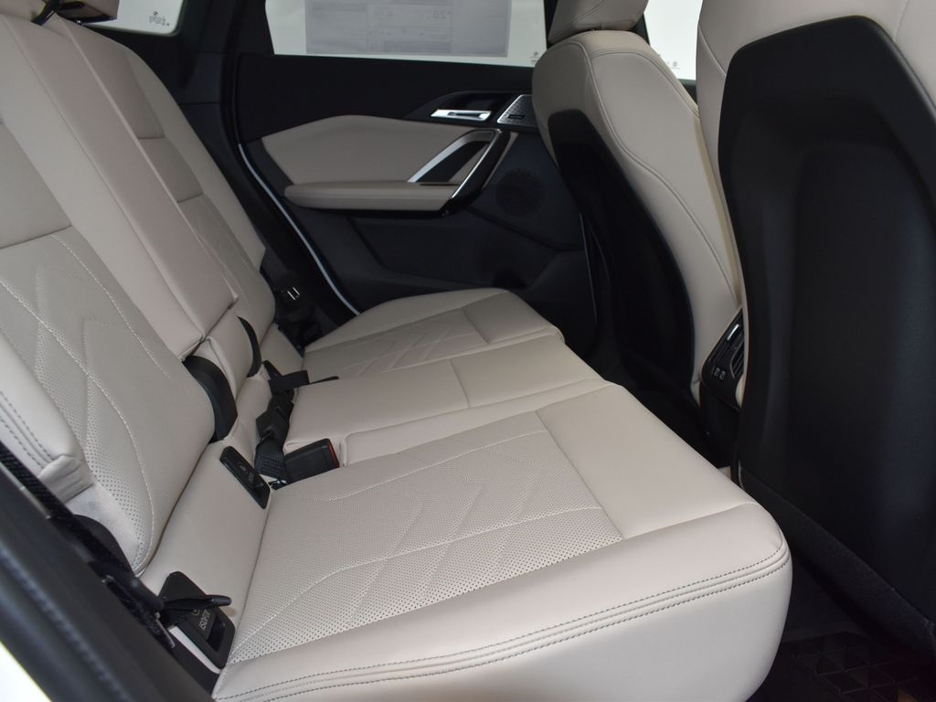 2025 Mineral White Metallic BMW X1 xDrive28i AWD SUV
