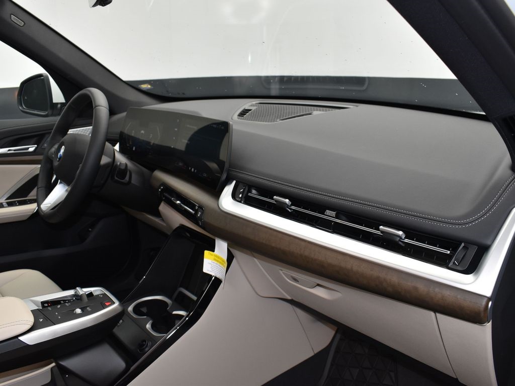2025 Mineral White Metallic BMW X1 xDrive28i AWD SUV