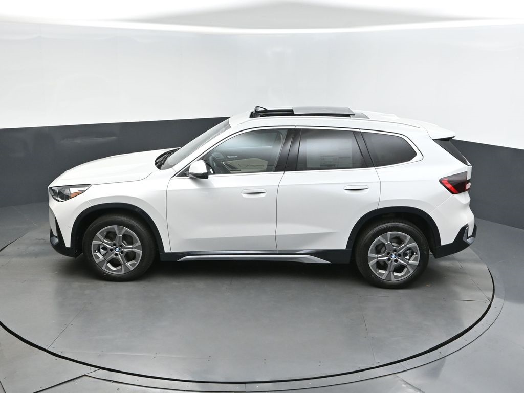 2025 Mineral White Metallic BMW X1 xDrive28i AWD SUV
