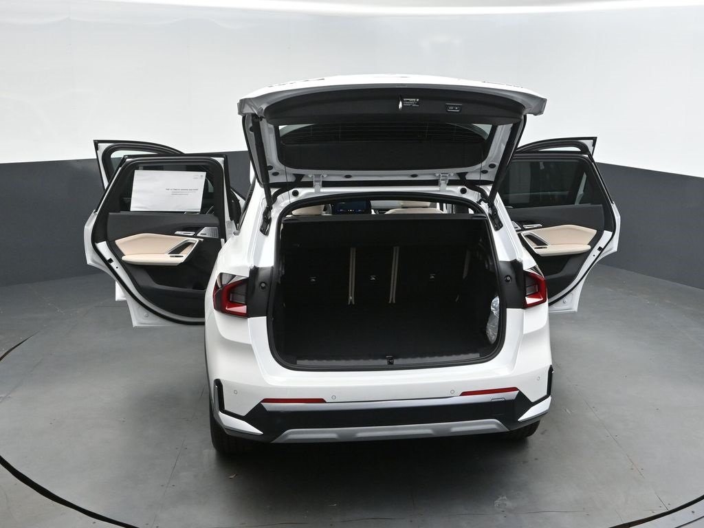 2025 Mineral White Metallic BMW X1 xDrive28i AWD SUV