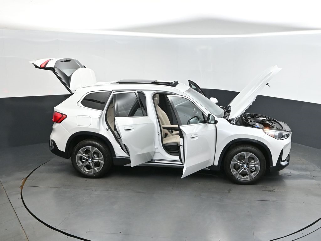 2025 Mineral White Metallic BMW X1 xDrive28i AWD SUV