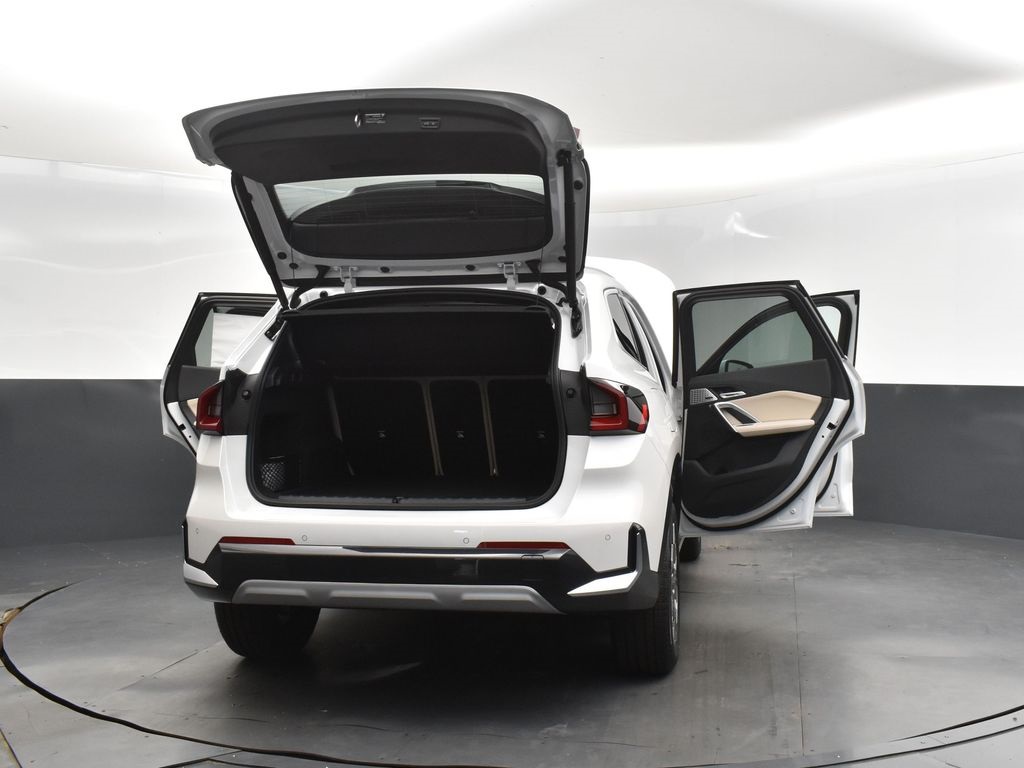 2025 Mineral White Metallic BMW X1 xDrive28i AWD SUV