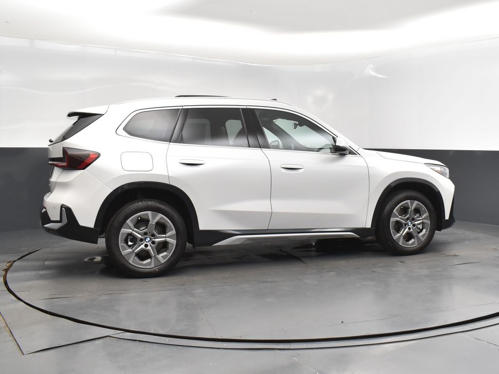 2025 Mineral White Metallic BMW X1 xDrive28i AWD SUV