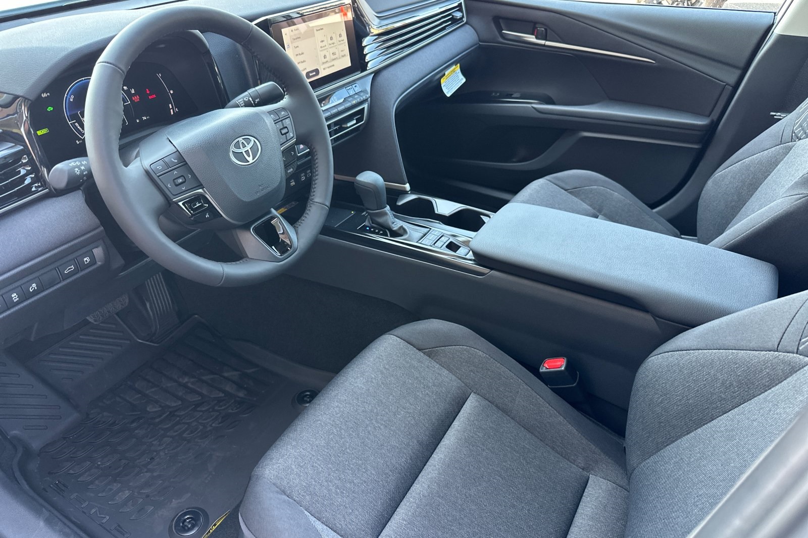 2025 Toyota Camry LE photo 10