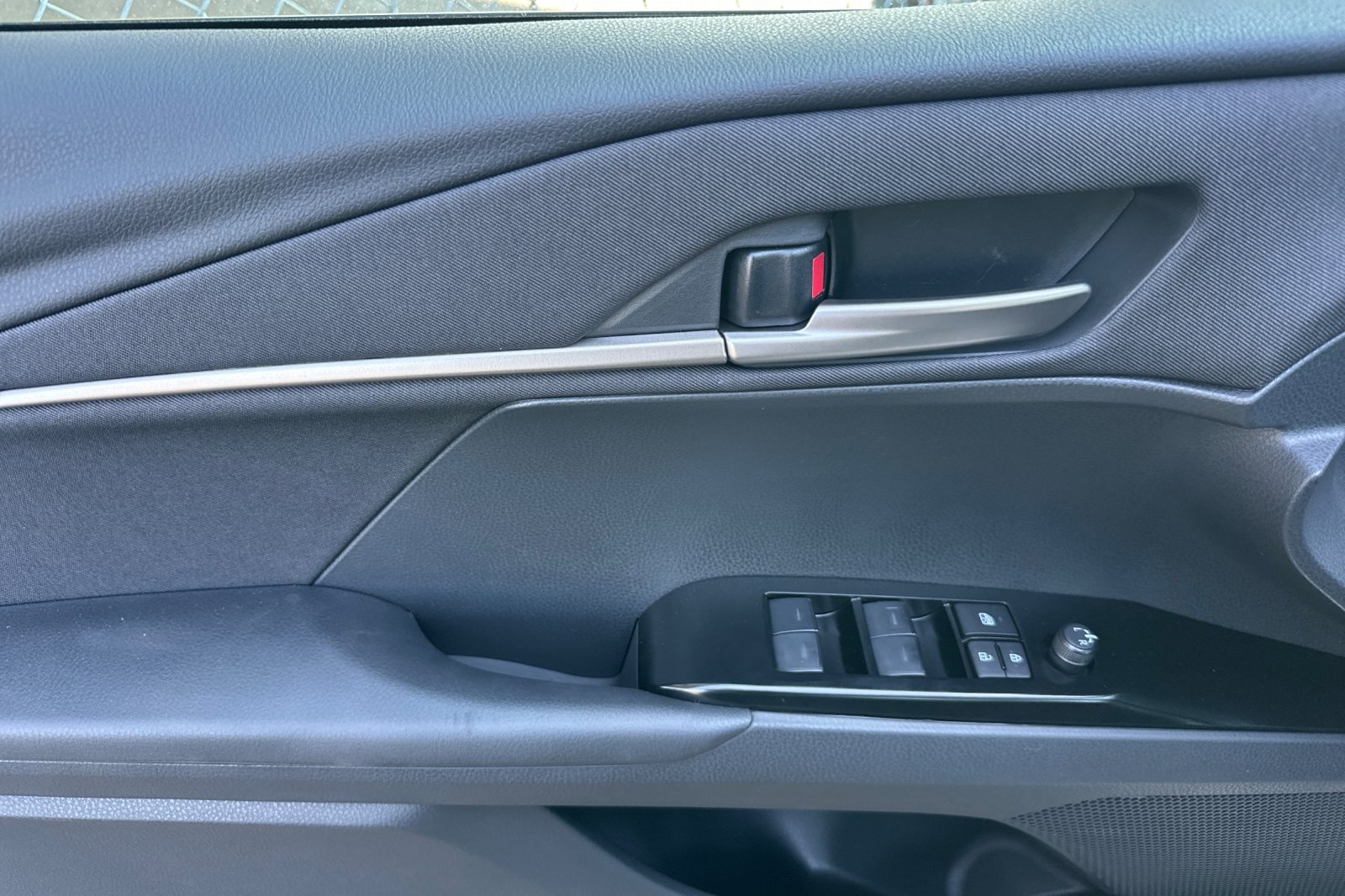 2025 Toyota Camry LE photo 11
