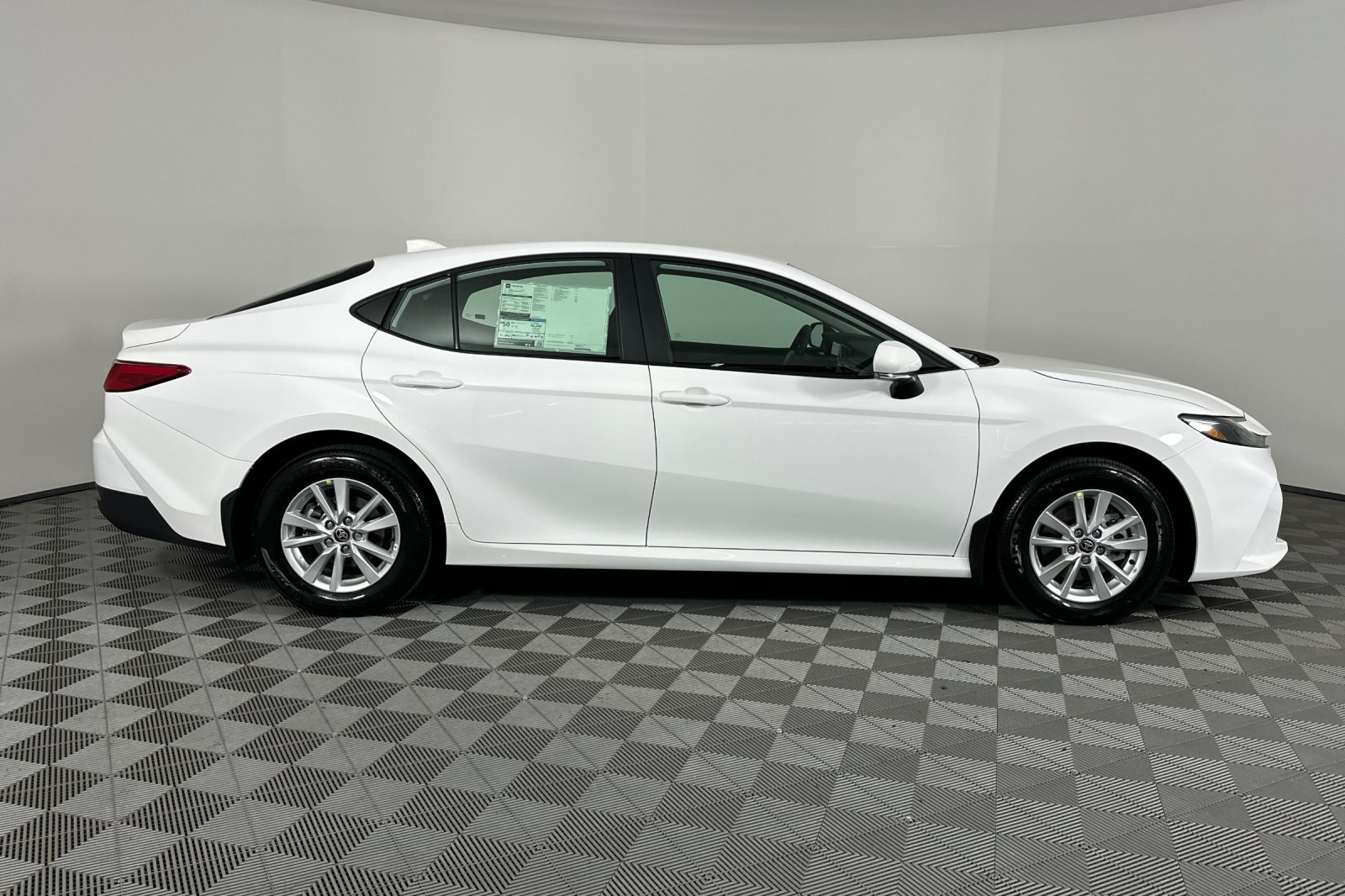 2025 Toyota Camry LE photo 3