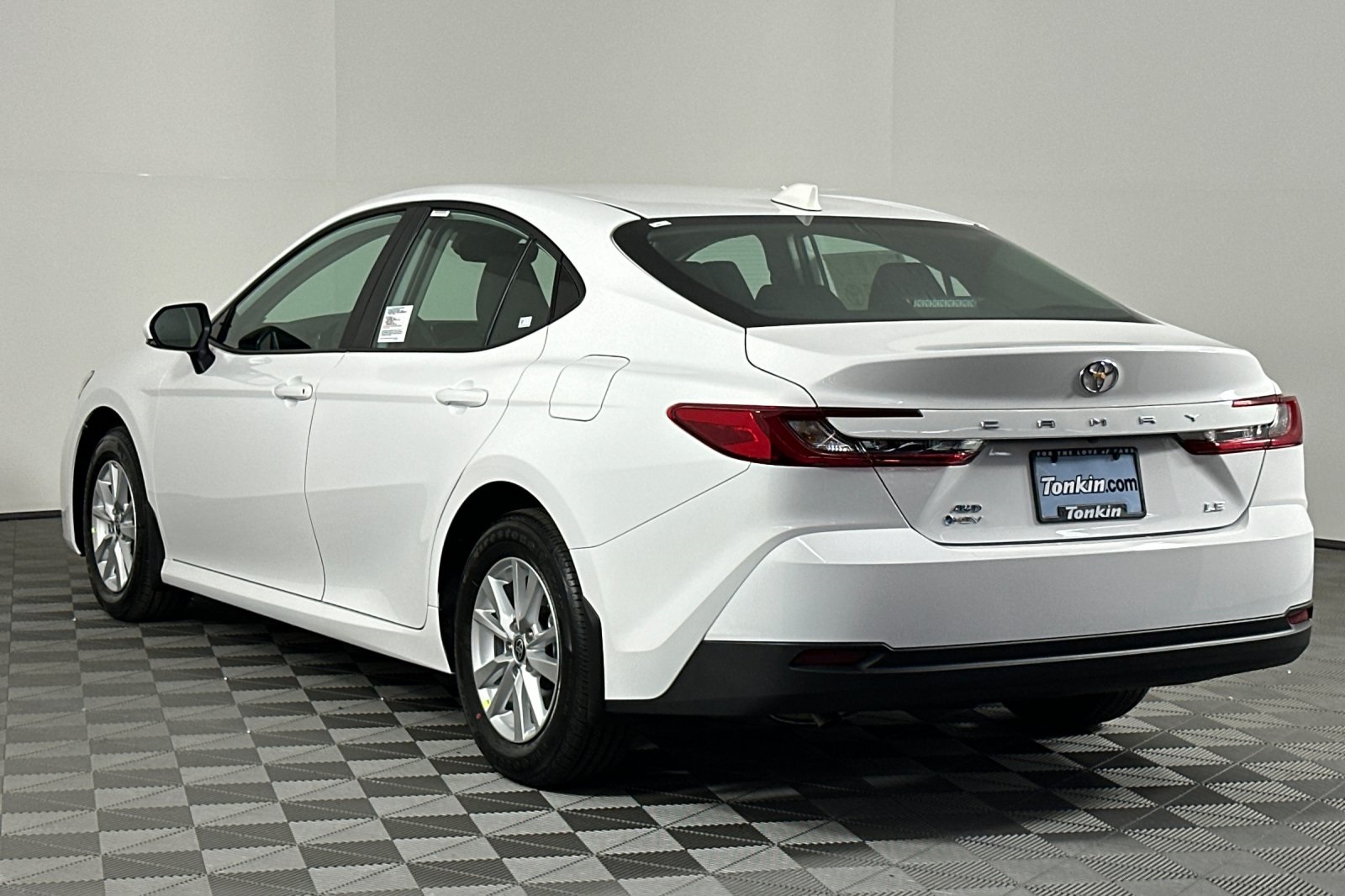 2025 Toyota Camry LE photo 6